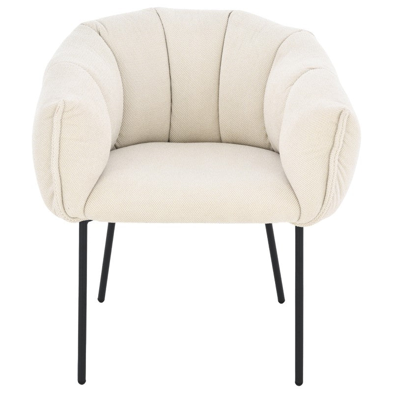 Der elegante Polstersessel vereint natürlichen Charme mit modernem Design und eignet sich perfekt für stilvolle Hotelzimmer