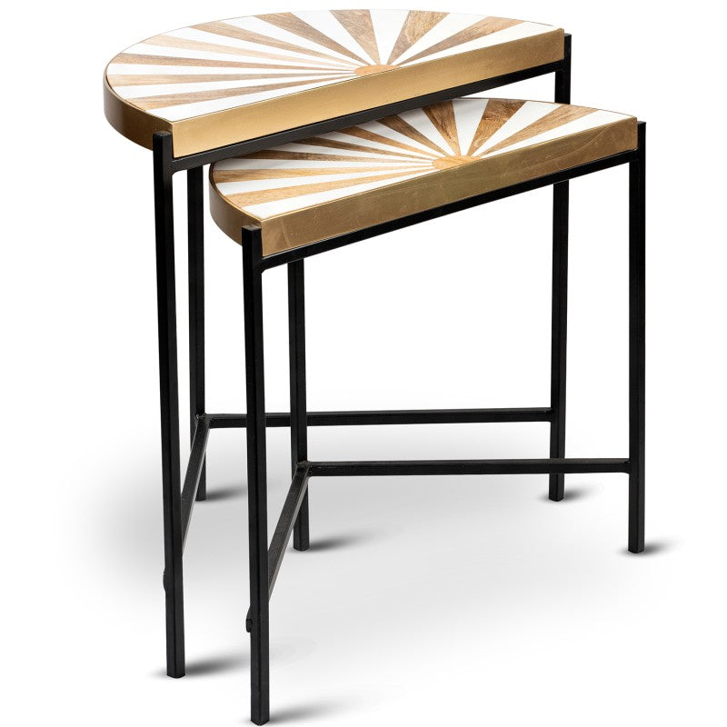 Das 2er-Set Beistelltische überzeugt durch seine moderne Kombination aus Holz und Metall und verleiht jedem Raum eine stilvolle und zeitlose Ausstrahlung.
