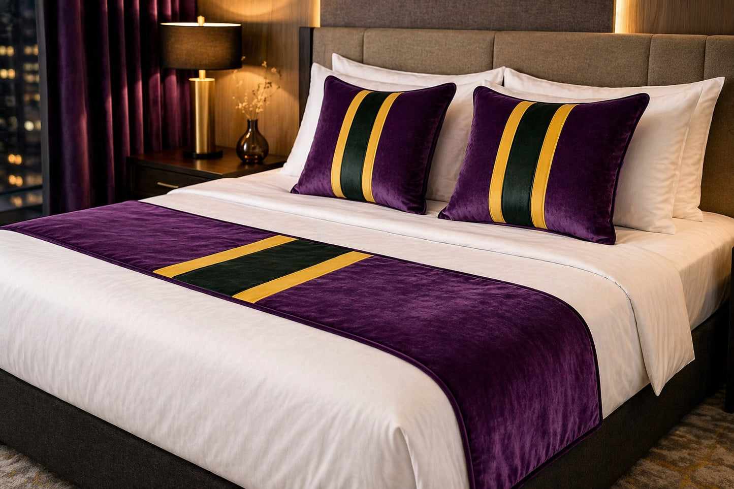 Design-Bettläufer „Velvet Stripe Royal“ – Luxuriöser Samt in ausdrucksstarken Farben