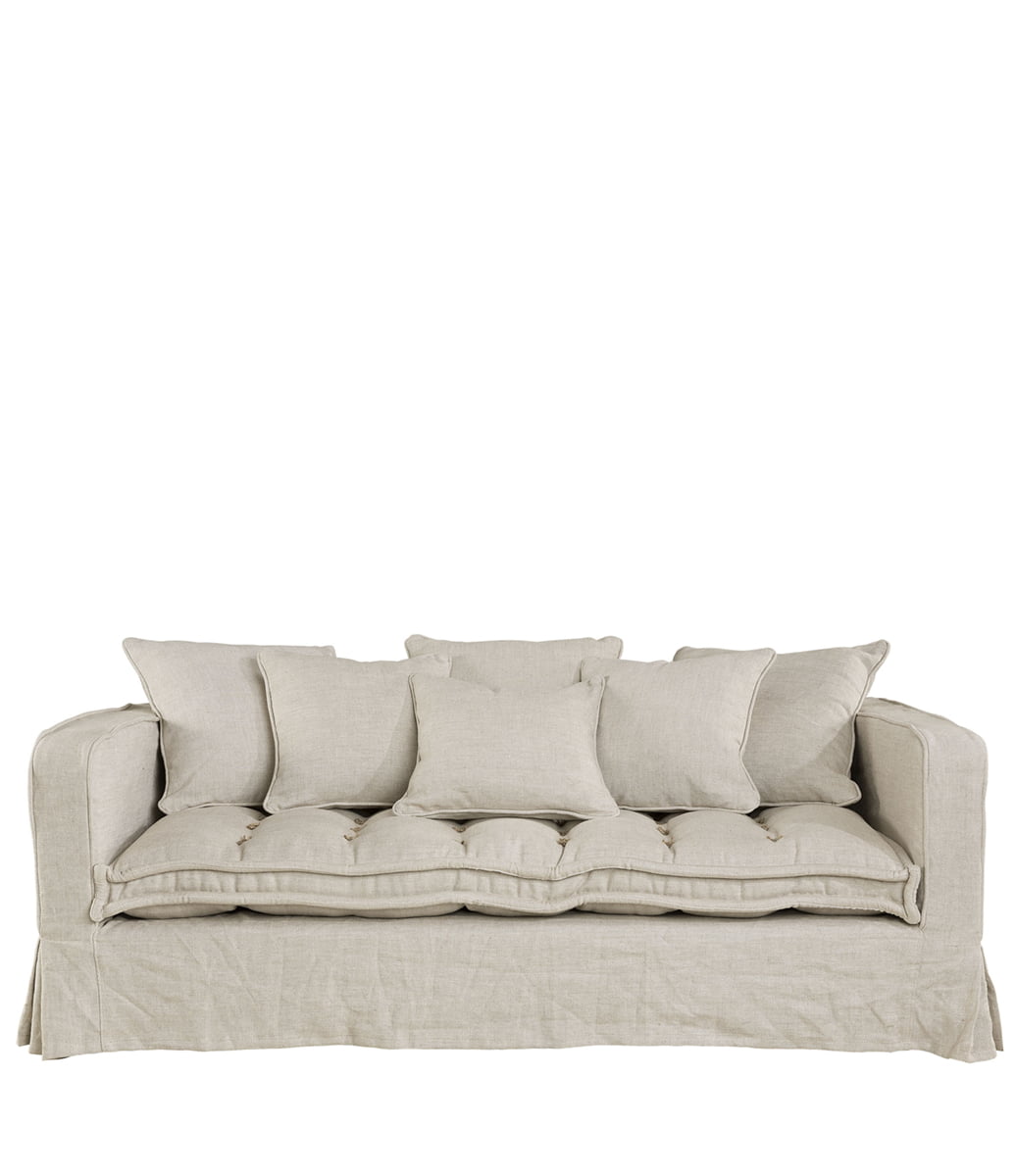Entdecken Sie das Claudine Sofa in der eleganten Farbe Linen Sand, ein Sofa, das für höchste Gemütlichkeit und stilvolle Entspannung gemacht ist.