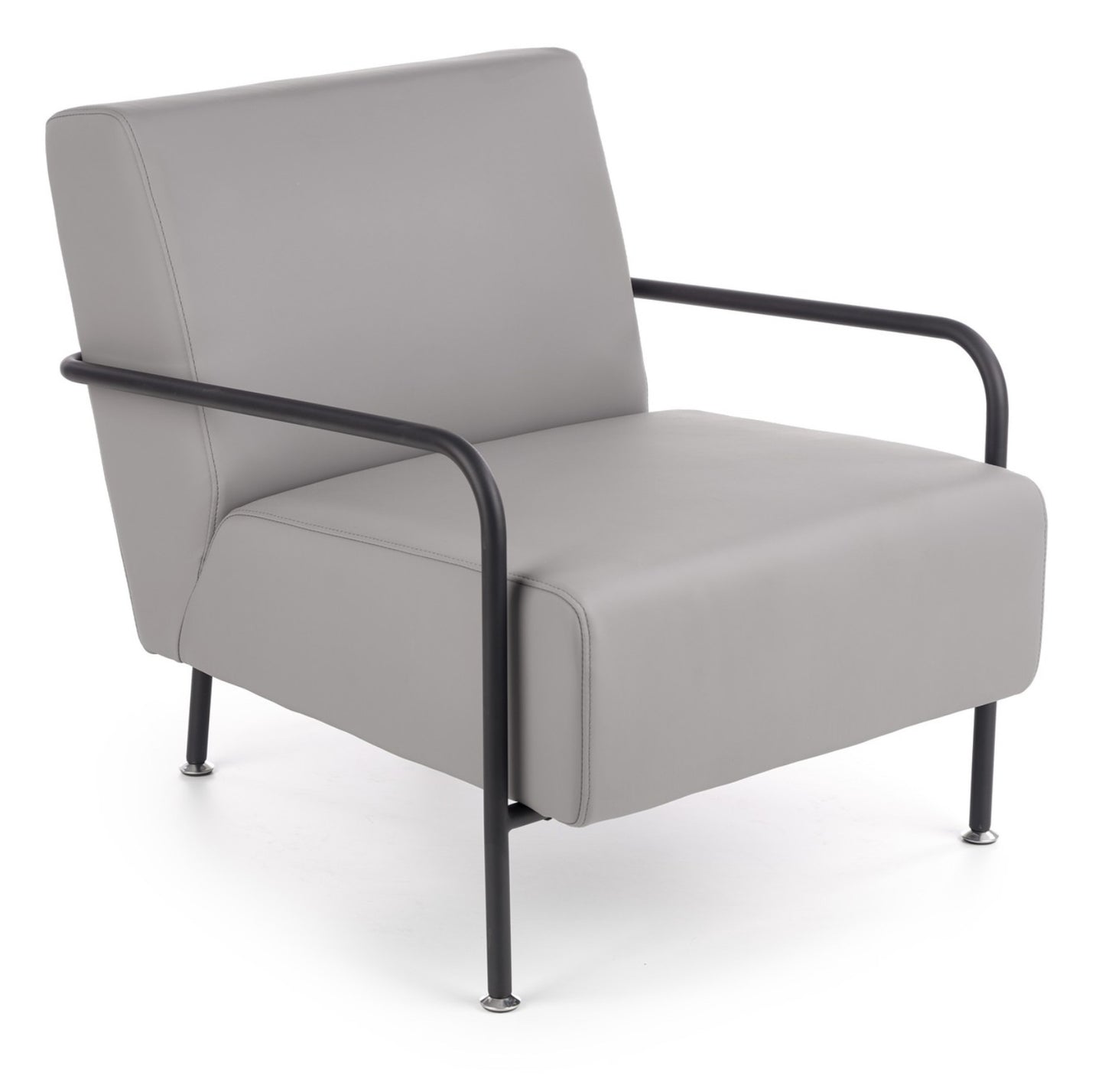 Der Sessel Lennyis verbindet minimalistisches Design mit einem Hauch von Industrial-Charme.
