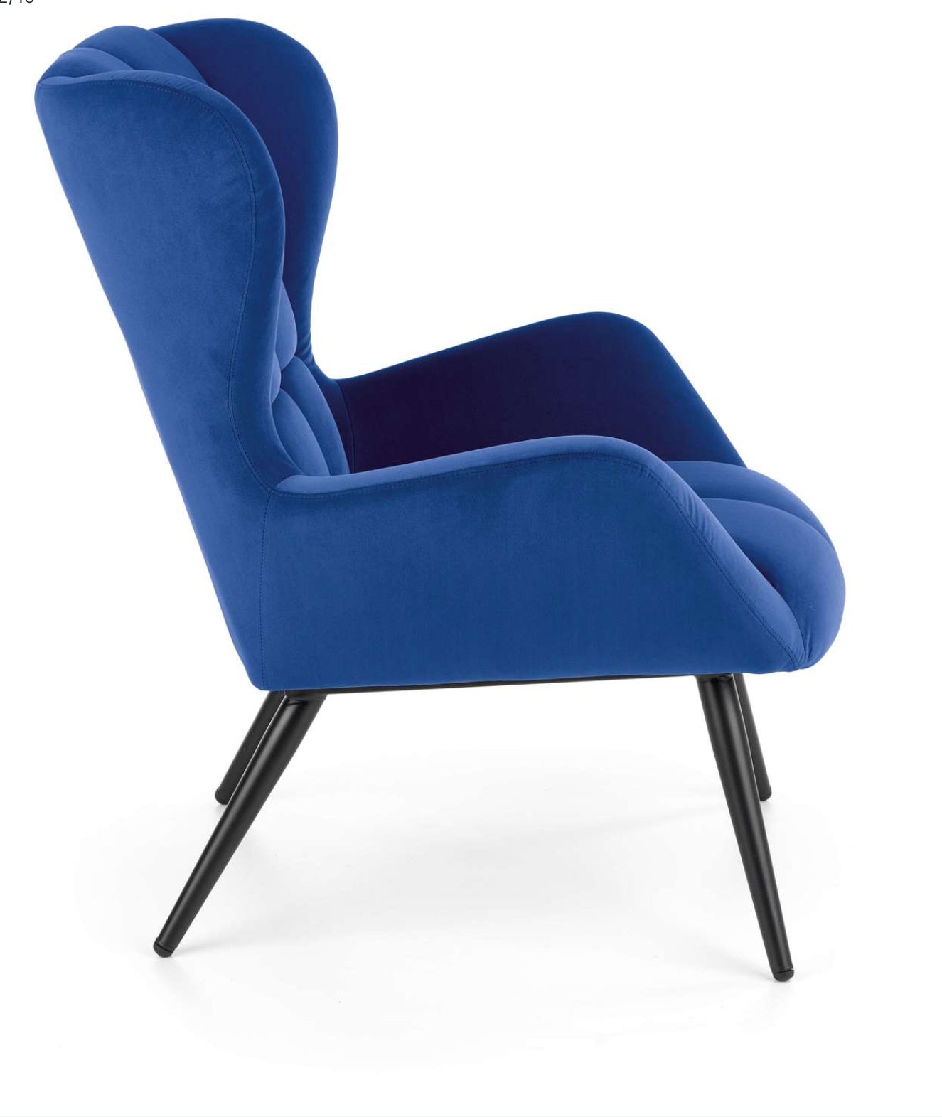 Der Sessel Lotus kombiniert eine markante Form mit luxuriösem Sitzkomfort.