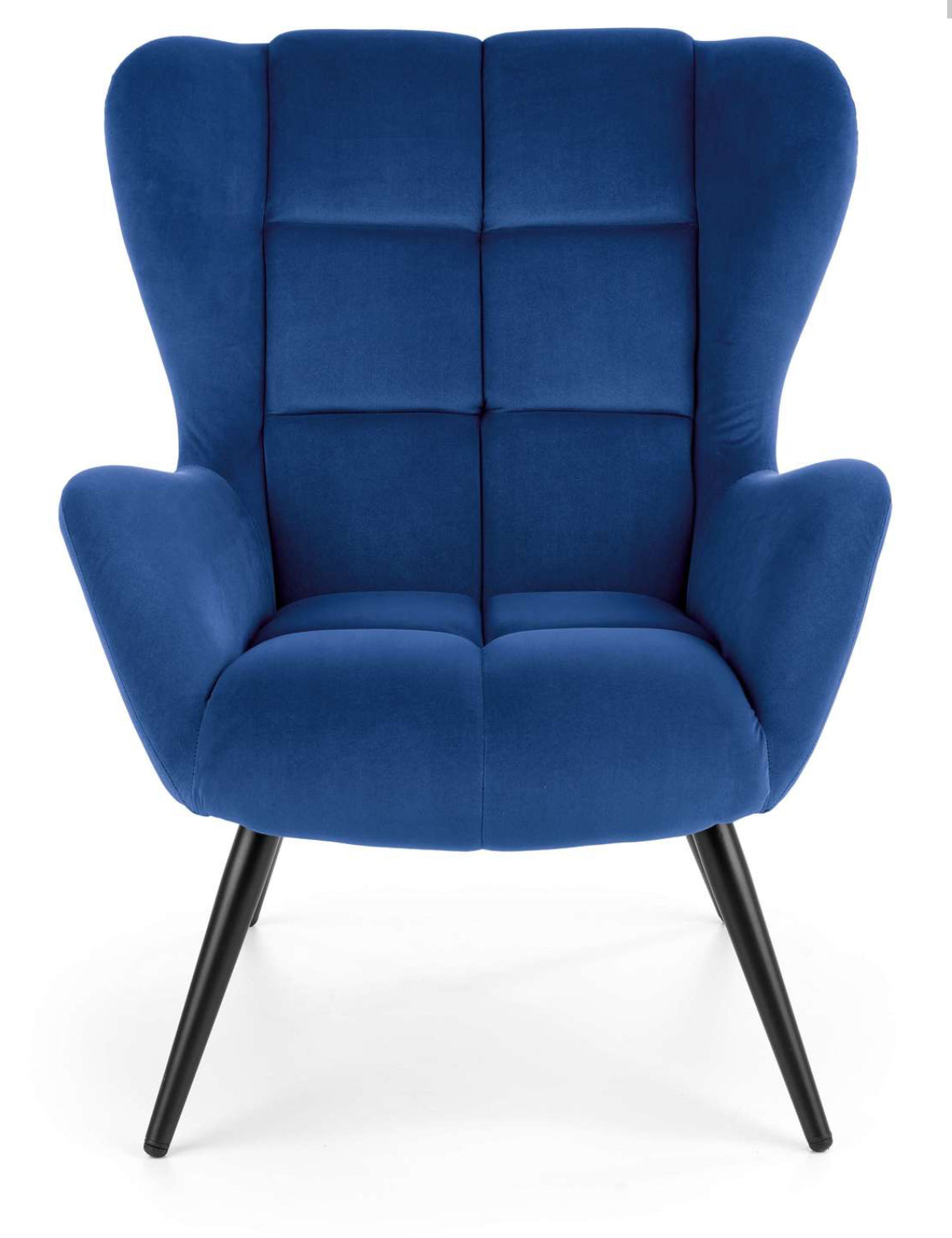 Der Sessel Lotus kombiniert eine markante Form mit luxuriösem Sitzkomfort.