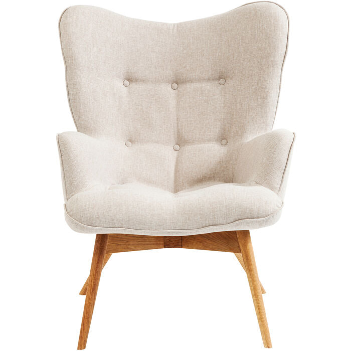 Der Sessel lässt sich hervorragend als Ergänzung zu Sofas einsetzen oder als stilvolles Duo arrangieren, wenn kompakte Sitzlösungen gefragt sind