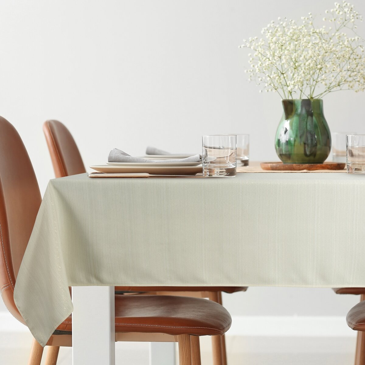 Beige Tischdecke 140 x 260 cm – elegante Tischwäsche für Hotels & Gastronomie