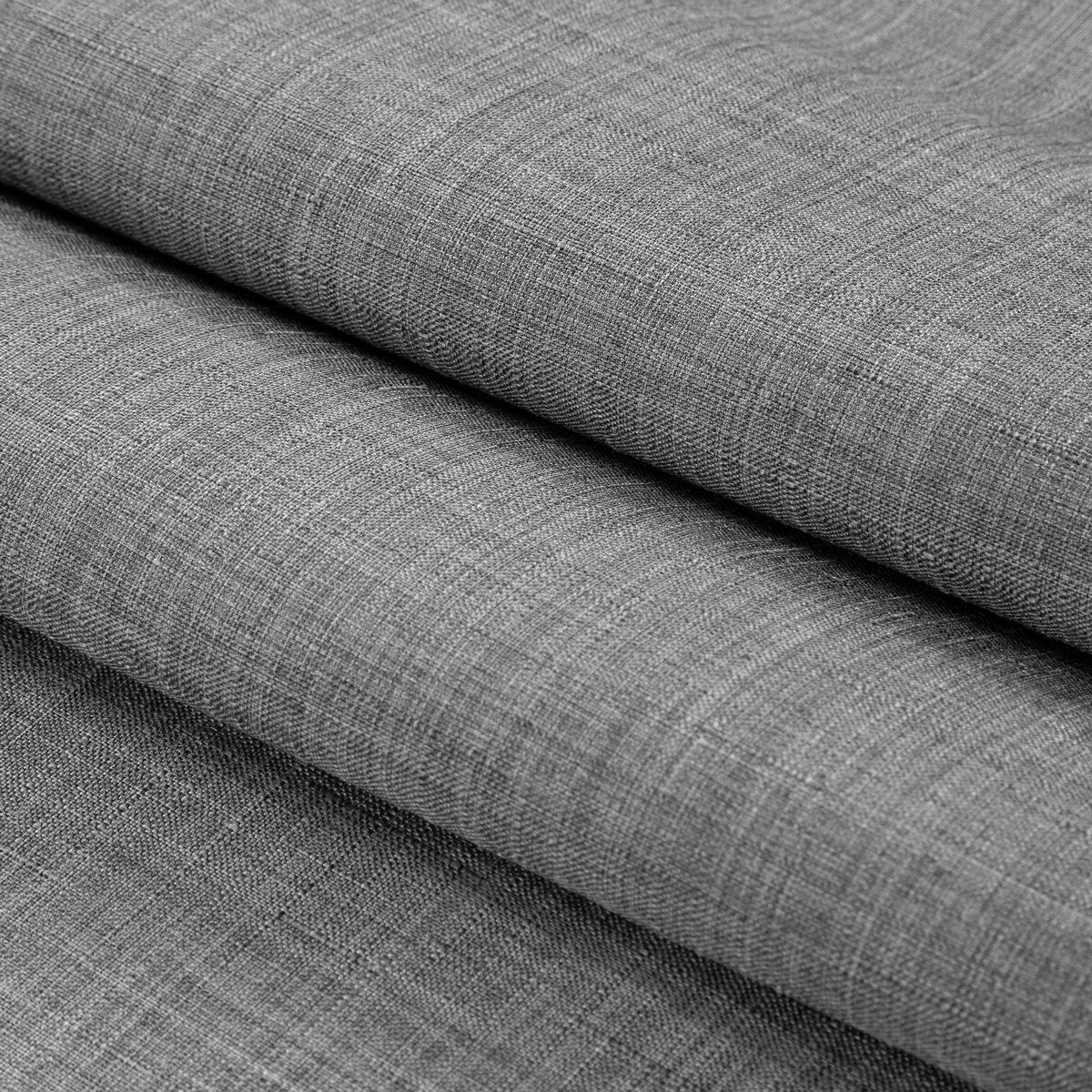 Schmutzabweisend Dieser elegante Tischläufer in Stahlgrau verleiht Tischen eine moderne und hochwertige Ausstrahlung